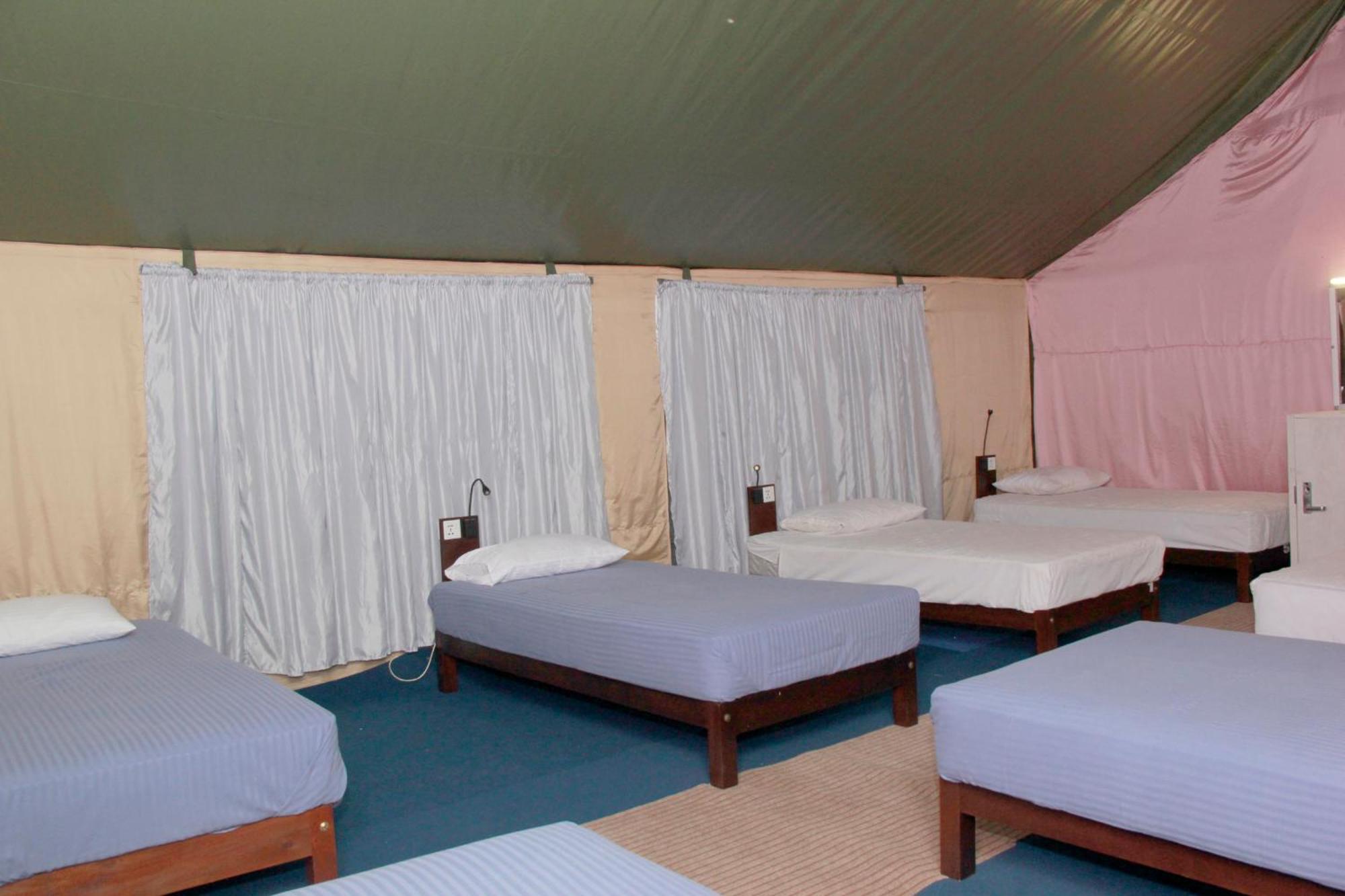Traveler'S Haven Hostel At Colombo Intl Airport Katunayake Exterior photo