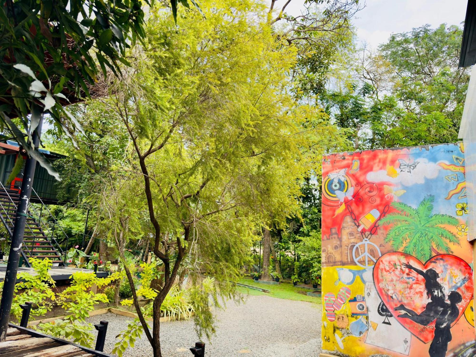 Traveler'S Haven Hostel At Colombo Intl Airport Katunayake Exterior photo